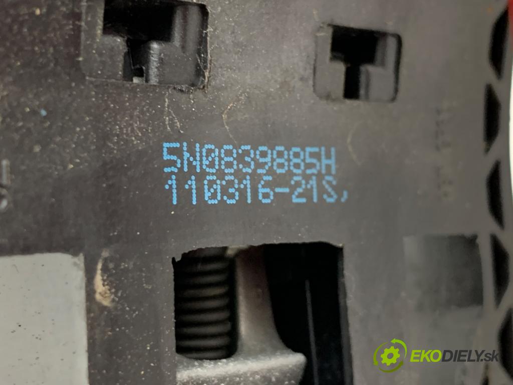 SKODA CITIGO liftback 2016 44 kW 1.0 999 klika vnejší pravý přední část 5N0839885H