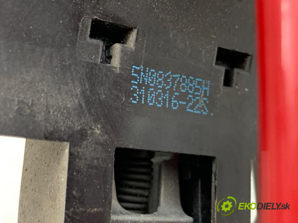 SKODA CITIGO liftback 2016 44 kW 1.0 999 klika vnejší levý přední část