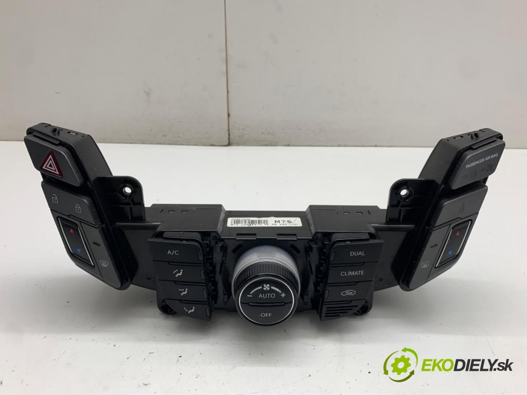 HYUNDAI i40 sedan 2016 121 kW 2.0 CVVT 1999 Panel ovládania kúrenia 97250-3ZAD0 (Prepínacie páčky pod volantom)
