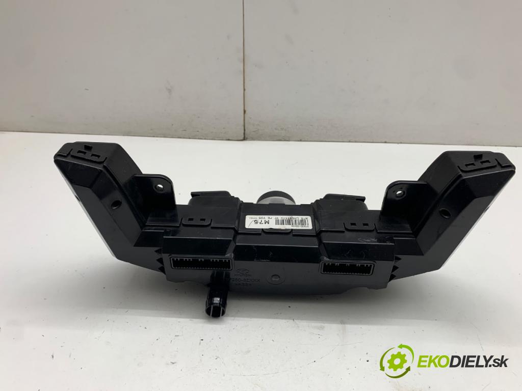 HYUNDAI i40 sedan 2016 121 kW 2.0 CVVT 1999 Panel ovládania kúrenia 97250-3ZAD0 (Prepínacie páčky pod volantom)