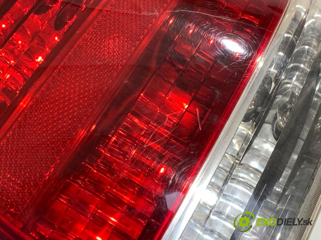 OPEL VECTRA C sedan 2004 129 kW 2.0 16V Turbo (F69) 1998 světlo pravý zadní část 13157647