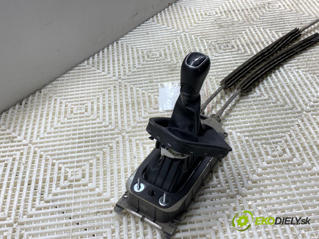 SKODA CITIGO liftback 2016 44 kW 1.0 999 Kulisa 1S0711049E (Rýchlostná páka (kulisa))