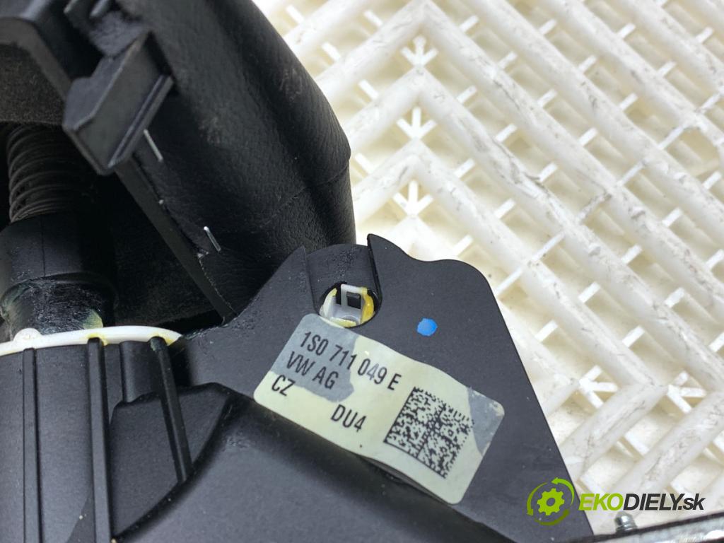 SKODA CITIGO liftback 2016 44 kW 1.0 999 Kulisa 1S0711049E (Rýchlostná páka (kulisa))
