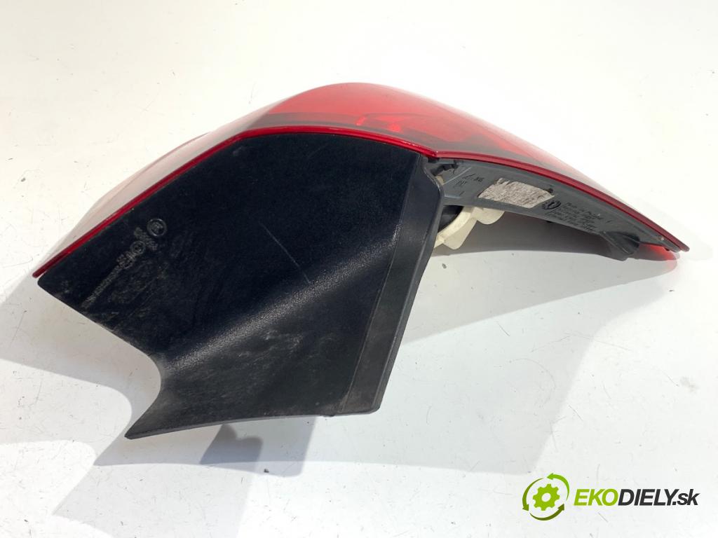 OPEL ASTRA J liftback 2012 132 kW 1.6 Turbo (68) 1598 světlo levý zadní část
