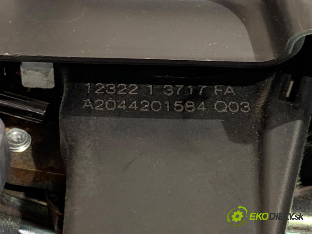 MERCEDES-BENZ W204 sedan 2013 150 kW C 250 CGI (204.047) 1796 kulisa brzdy ruční brzdy A2044201584
