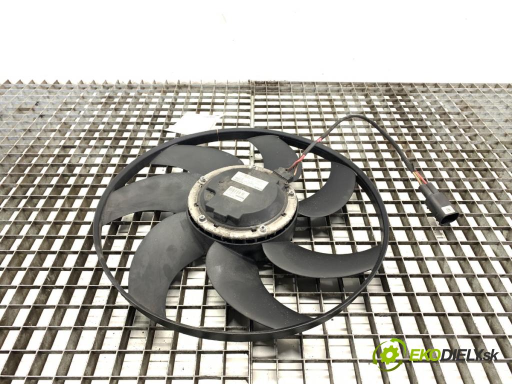 MERCEDES-BENZ W204 sedan 2013 150 kW C 250 CGI (204.047) 1796 ventilátor chladiče A2045000493 (Ventilátor)
