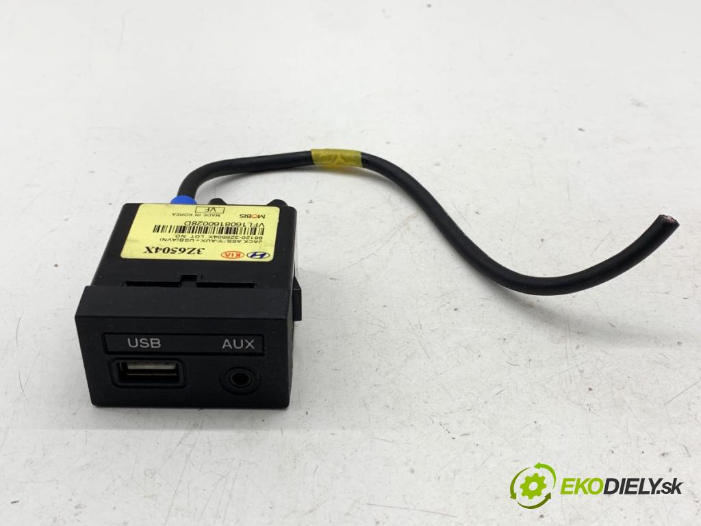HYUNDAI i40 sedan 2016 121 kW 2.0 CVVT 1999 HNÍZDO: USB 96120-3Z6504X