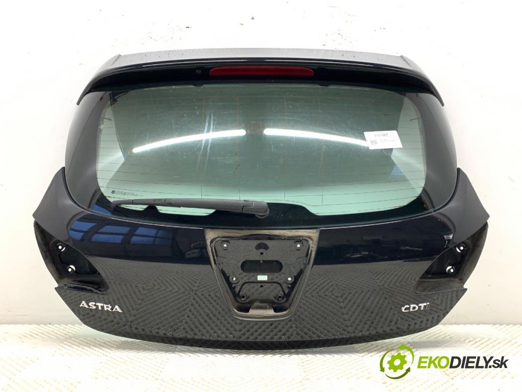 OPEL ASTRA J liftback 2013 81 kW 1.7 CDTI (68) 1686 kapota zadní část 
