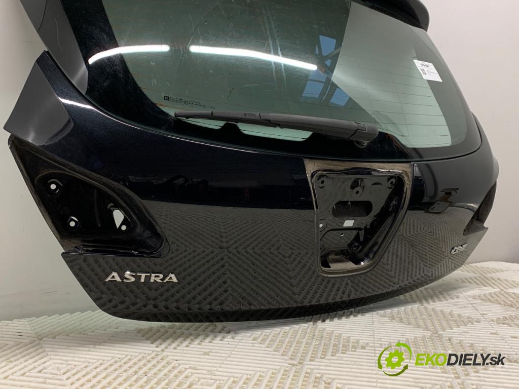 OPEL ASTRA J liftback 2013 81 kW 1.7 CDTI (68) 1686 kapota zadní část