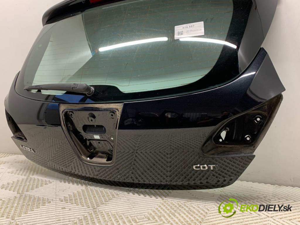 OPEL ASTRA J liftback 2013 81 kW 1.7 CDTI (68) 1686 kapota zadní část