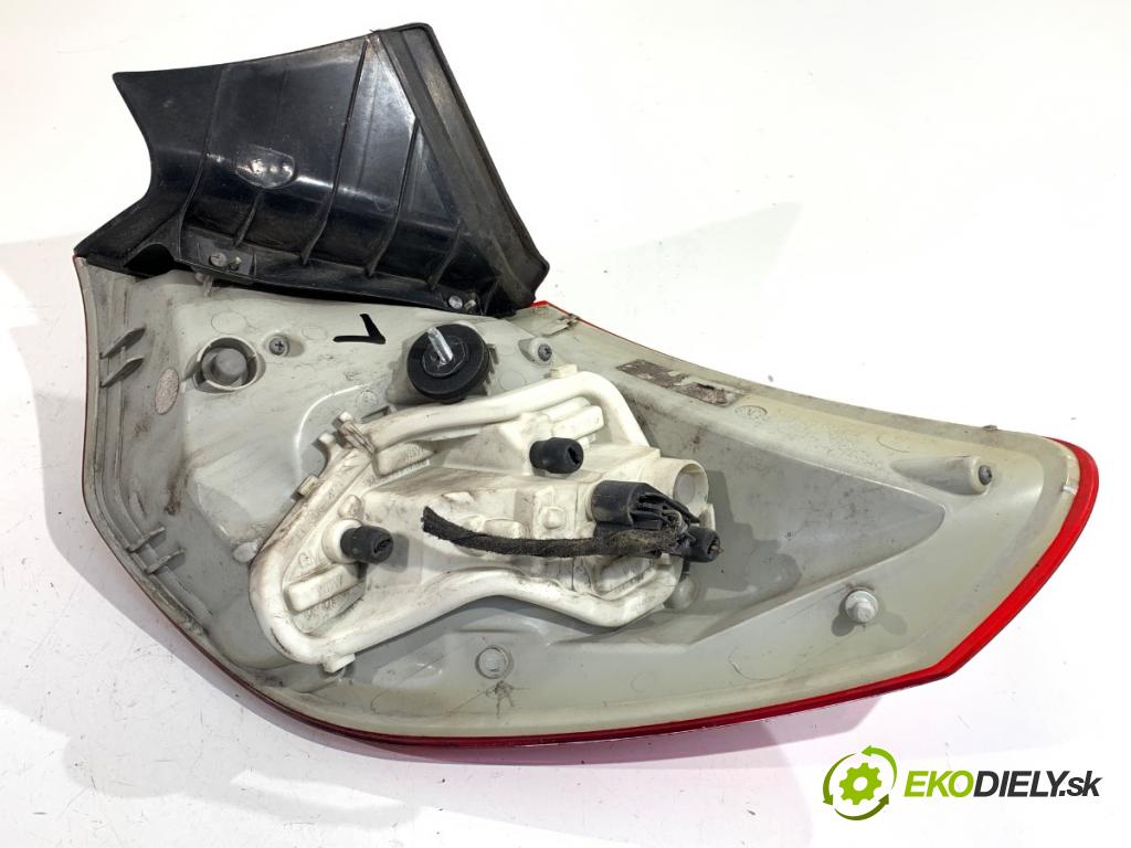OPEL ASTRA J liftback 2013 81 kW 1.7 CDTI (68) 1686 světlo levý zadní část
