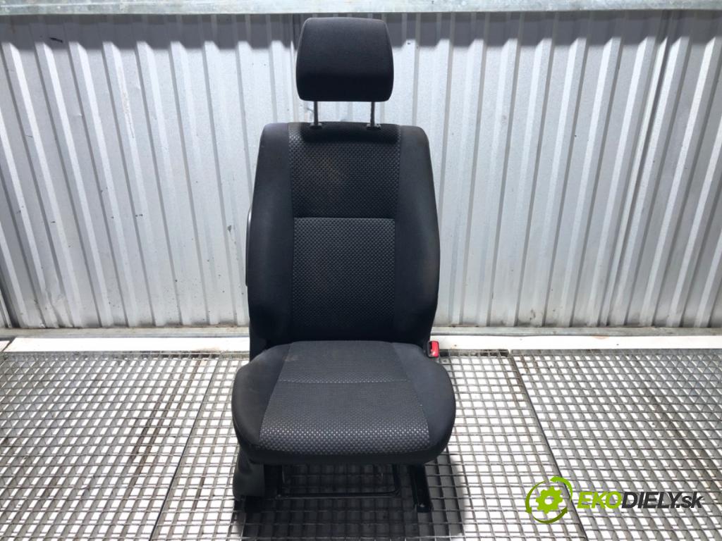 SUZUKI GRAND VITARA II samochód terenowy zamknięty 2006 95 kW 1.9 DDiS (JB419WD, JB419XD) 1870 Sedadlo pravy predný 