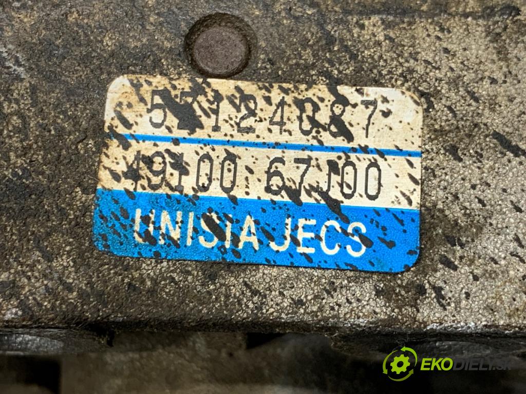 SUZUKI GRAND VITARA II samochód terenowy zamknięty 2006 95 kW 1.9 DDiS (JB419WD, JB419XD) 1870 pumpa servočerpadlo 49100-67J00 (Servočerpadlo)