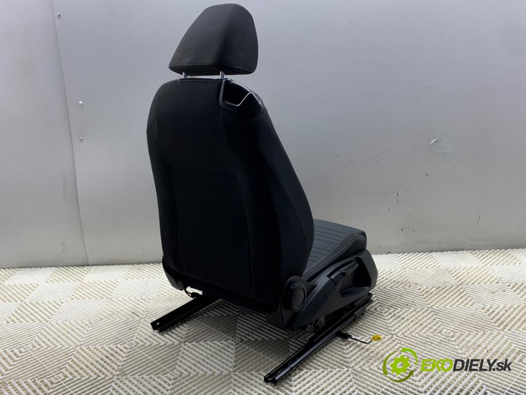 VW SCIROCCO III coupe 2014 118 kW 1.4 TSI 1390 sedadlo pravý přední část