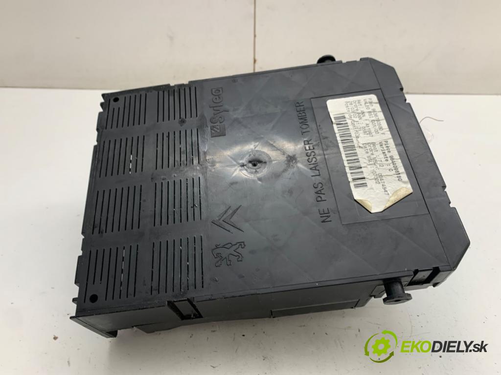PEUGEOT 307 SW Kombi 2002 80 kW 1.6 16V 1587 Modul BSI 9644098180 (Poistková skrinka)