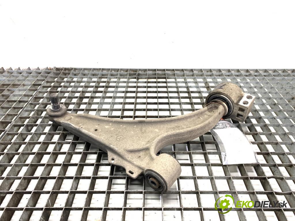 OPEL ASTRA J liftback 2013 81 kW 1.7 CDTI (68) 1686 rameno pravý přední část