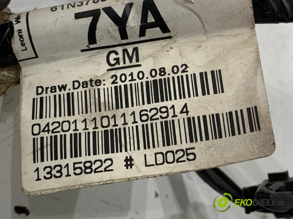 OPEL ASTRA J liftback 2012 132 kW 1.6 Turbo (68) 1598 káblovačka dveře přední část levý 13315822
