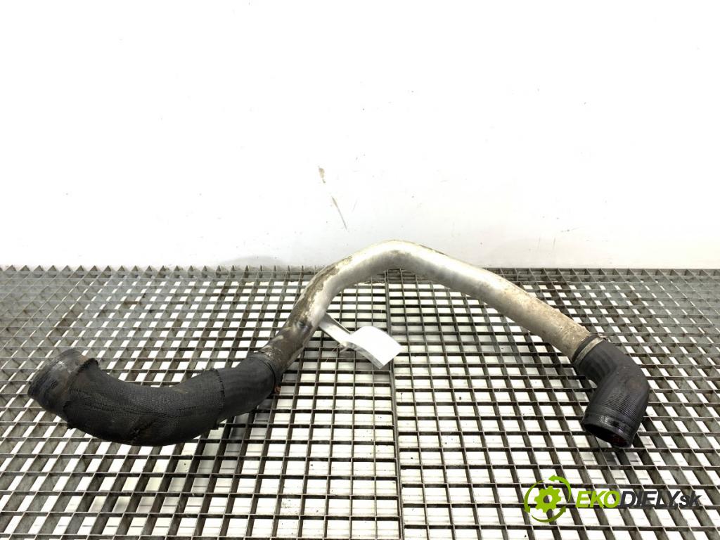 VOLVO XC60 I SUV 2015 140 kW D4 AWD 2400 Rúra vzduchu intercoolera 31370489