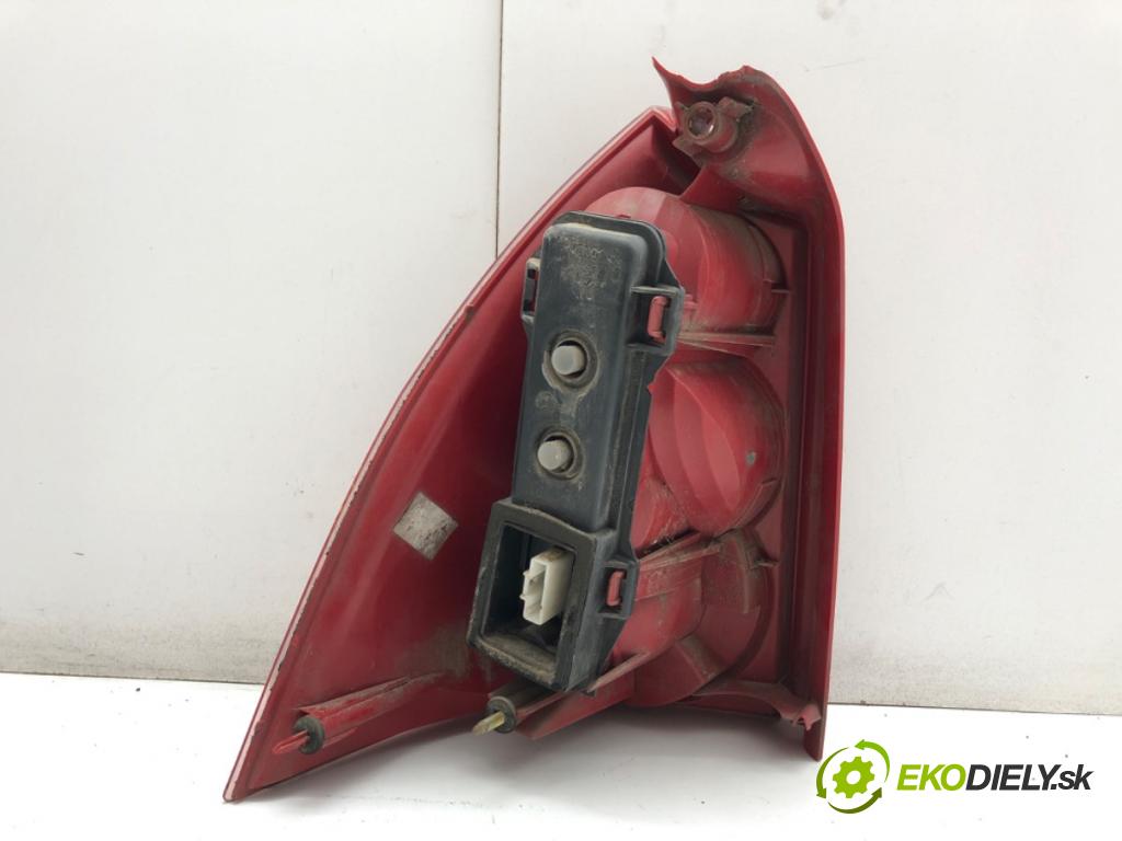 PEUGEOT 307 SW Kombi 2004 66 kW 2.0 HDI 90 1997 Svetlo pravy zad