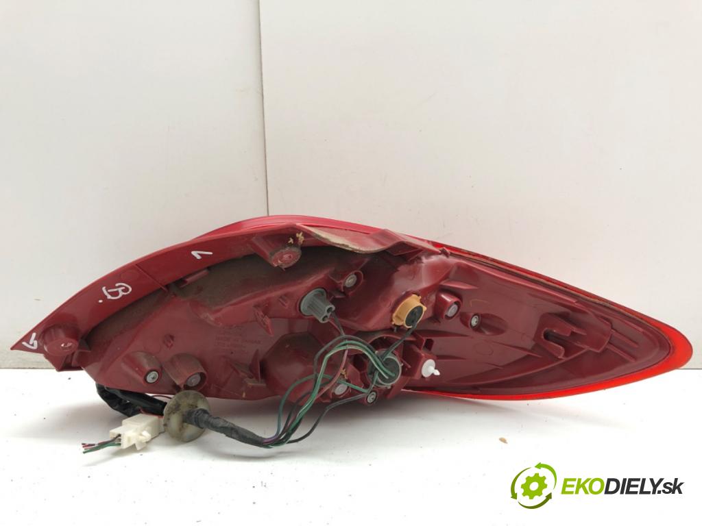 MAZDA 2 DE liftback 2008 63 kW 1.3 (DE3FS) 1349 světlo levý zadní část