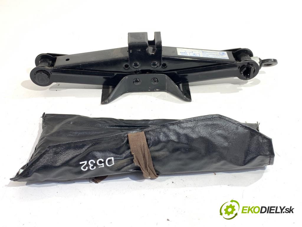 MAZDA 2 DE liftback 2008 63 kW 1.3 (DE3FS) 1349 souprava náradí 