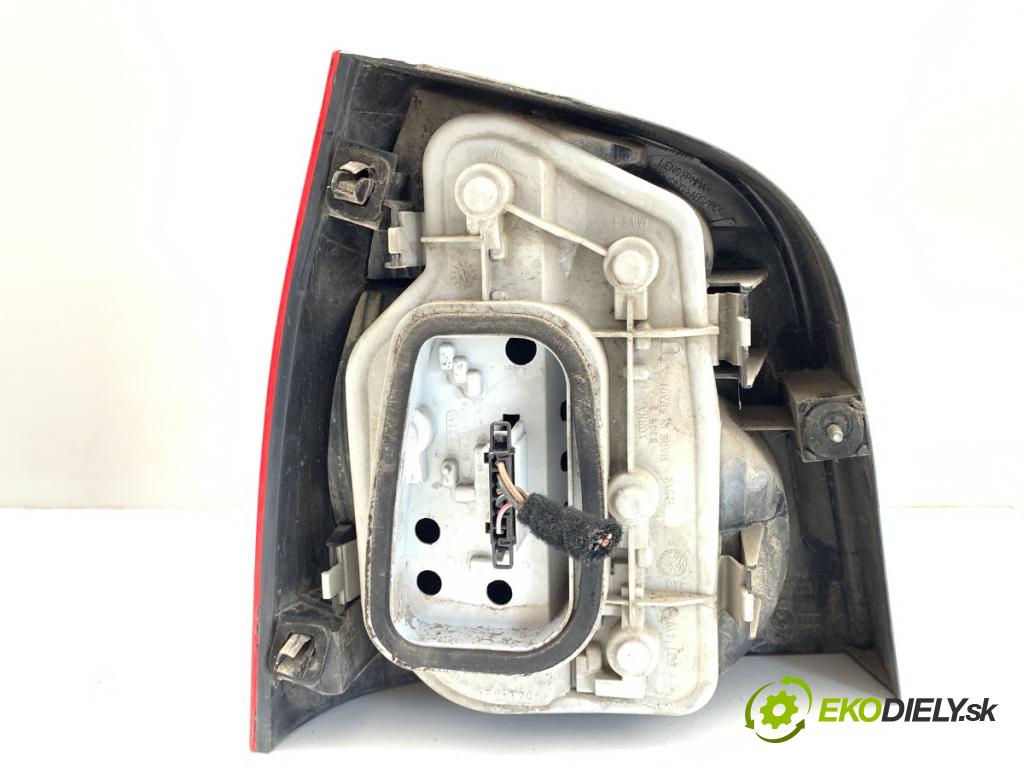 VW POLO IV 9N liftback 2002 59 kW 1.4 16V 1390 Svetlo pravy zad