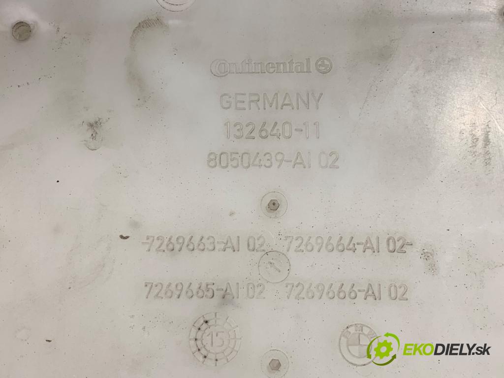 BMW F06 coupe 2015 230 kW 640 d xDrive 2993 nádržka ostřikovačů 8050439