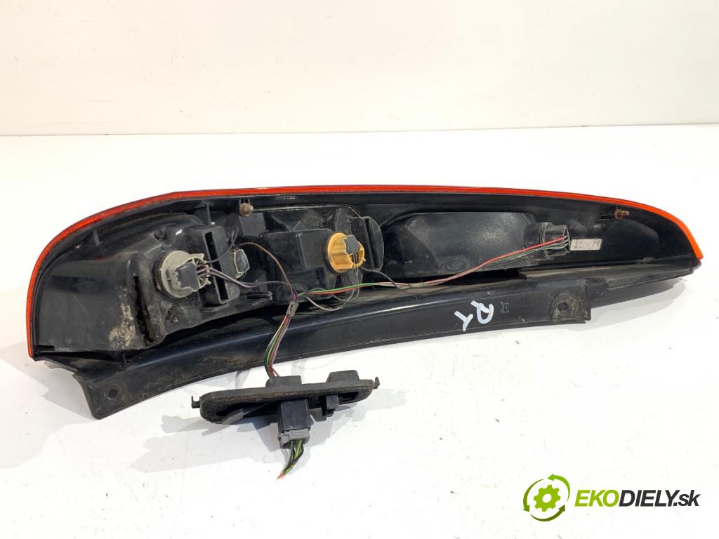 FORD FIESTA MK6 liftback 2006 50 kW 1.4 TDCi 1399 světlo pravý zadní část
