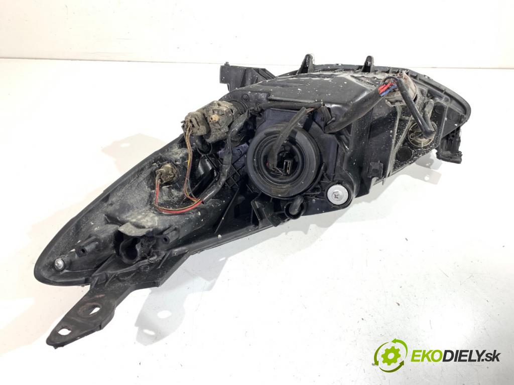 MAZDA 2 DE liftback 2008 63 kW 1.3 (DE3FS) 1349 světlomet pravý přední část