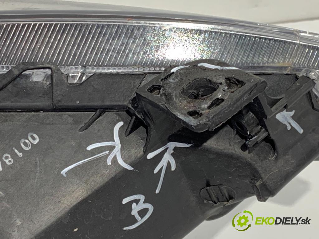 MAZDA 2 DE liftback 2008 63 kW 1.3 (DE3FS) 1349 světlomet levý přední část