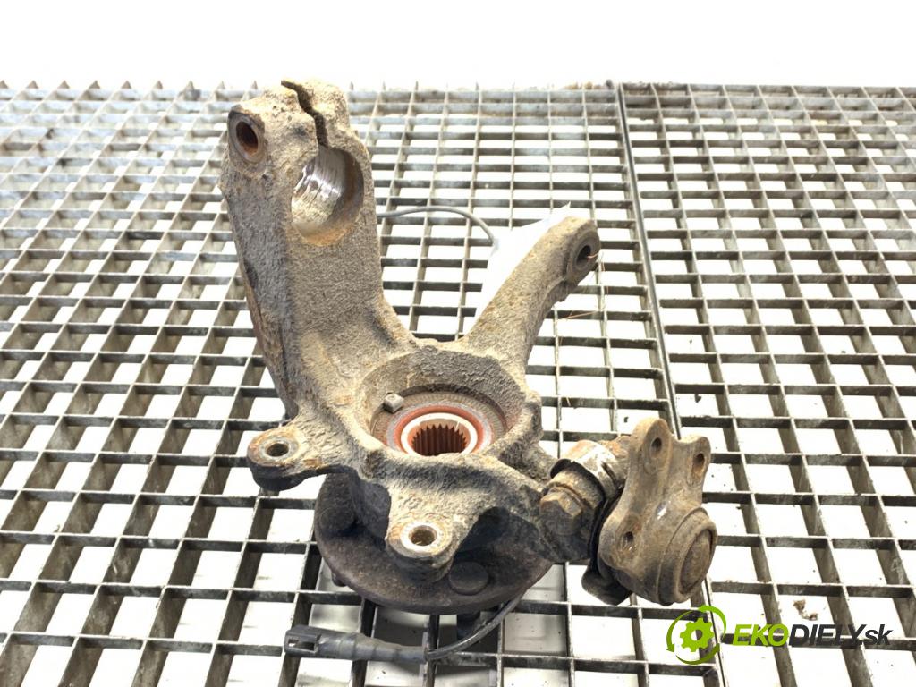 FORD FIESTA MK6 liftback 2006 50 kW 1.4 TDCi 1399 náboj pravý přední část