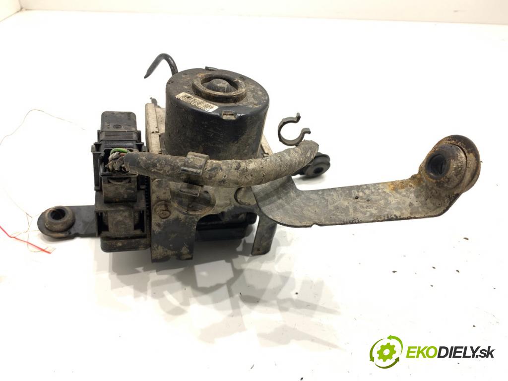FORD FIESTA MK6 liftback 2006 50 kW 1.4 TDCi 1399 pumpa ABS 4S61-2M110-CC (Pumpa ABS)