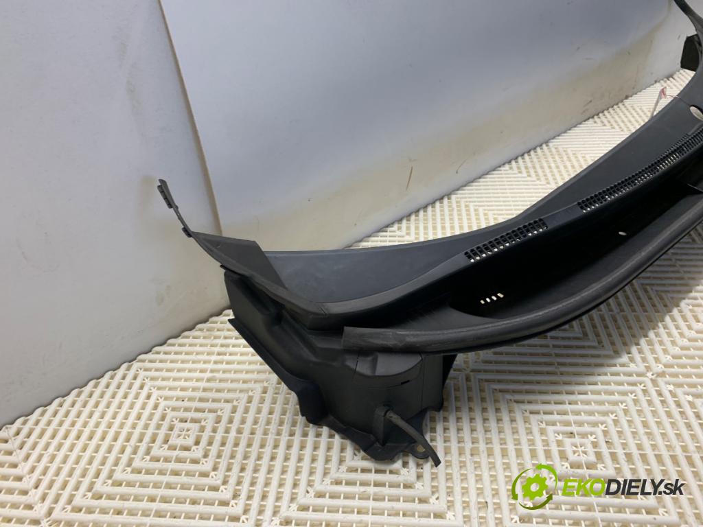 KIA RIO III sedan 2016 63 kW 1.25 CVVT 1248 Torpédo, plast pod čelné okno 86150-1W000 (Torpédo (plast pod čelným sklom))