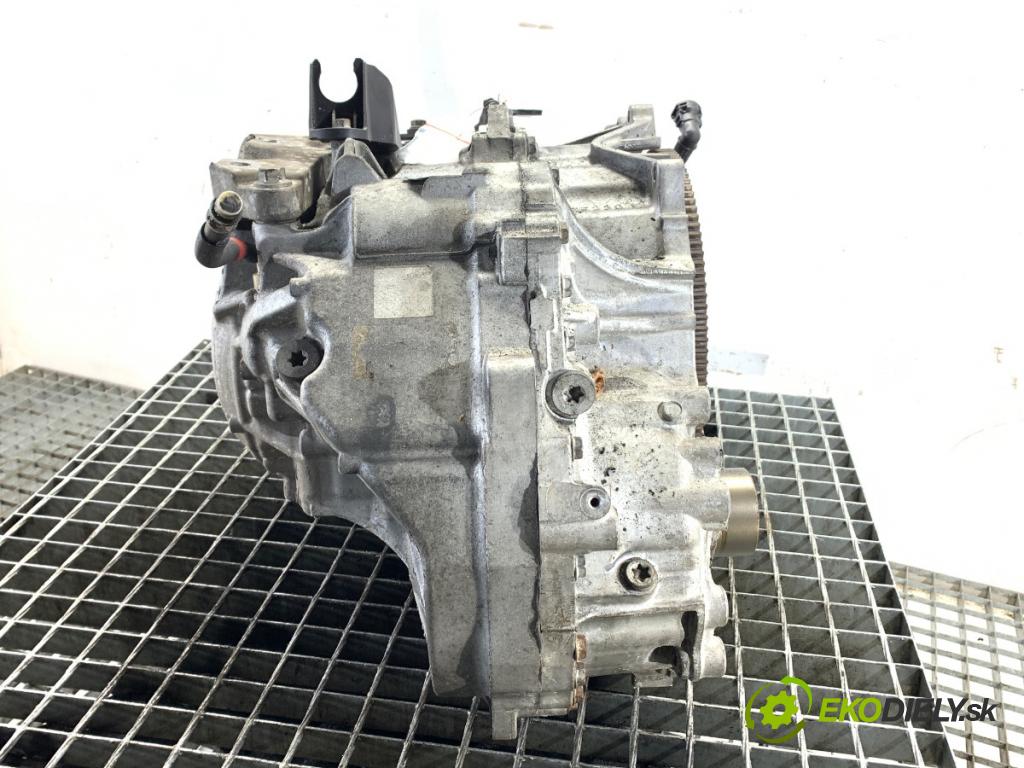 VOLVO XC60 I SUV 2015 140 kW D4 AWD 2400 převodovka 1285235 (Převodovka)