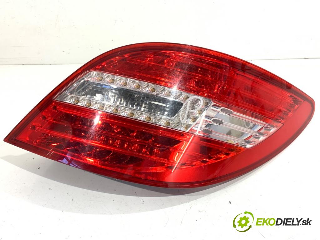 MERCEDES-BENZ W251 nadwozie wielkoprzestrzenne (MPV) 2010 195 kW R 350 CDI 4-matic (251.023, 251.123) 2987 Svetlo pravy zad A2518202064