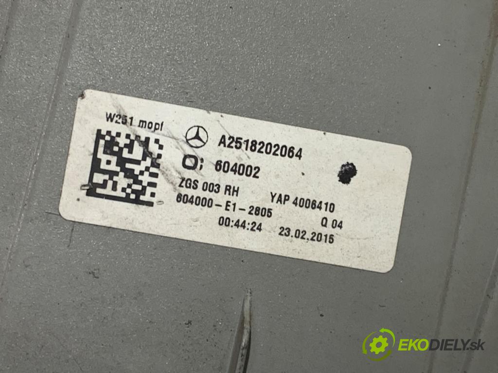 MERCEDES-BENZ W251 nadwozie wielkoprzestrzenne (MPV) 2010 195 kW R 350 CDI 4-matic (251.023, 251.123) 2987 světlo pravý zadní část A2518202064