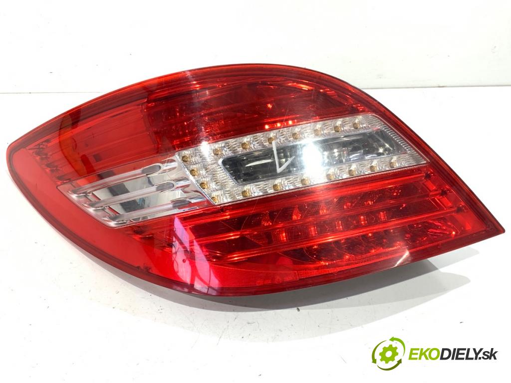 MERCEDES-BENZ W251 nadwozie wielkoprzestrzenne (MPV) 2010 195 kW R 350 CDI 4-matic (251.023, 251.123) 2987 Svetlo ľavy zad A2518201964