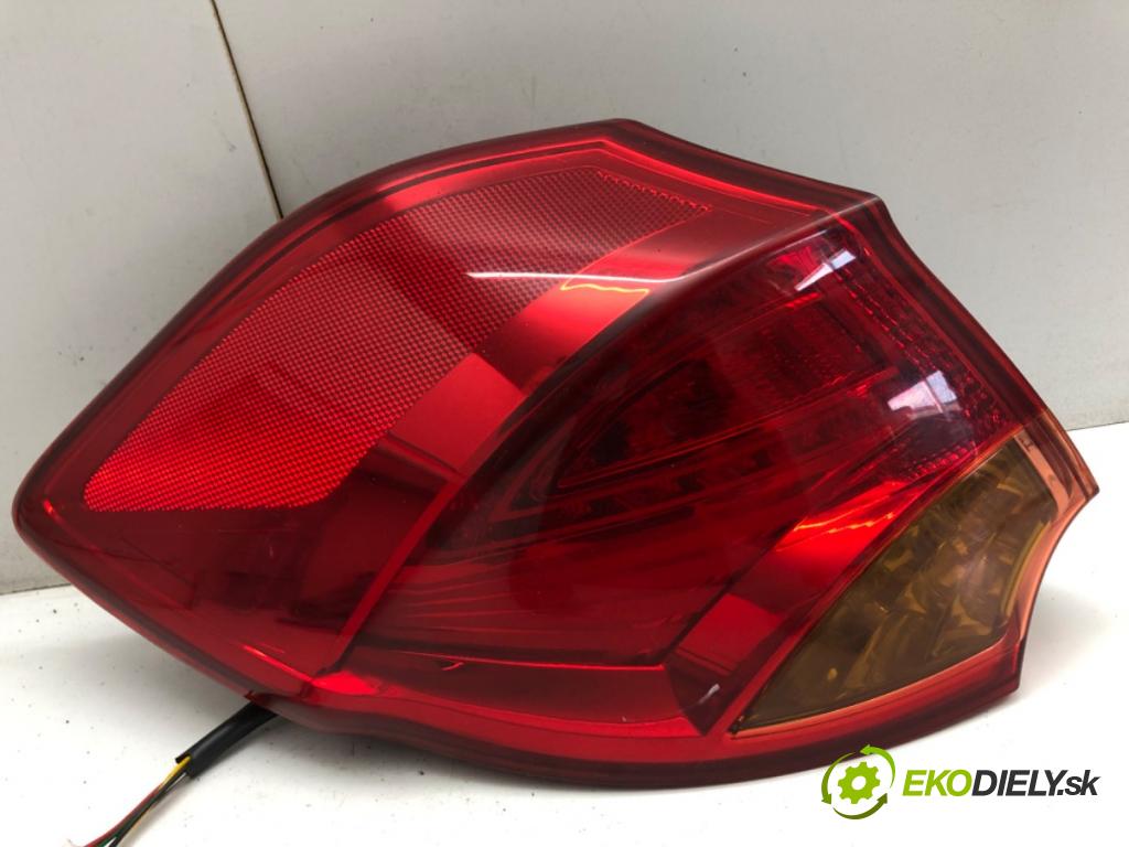 KIA CEED liftback 2014 150 kW 1.6 GT 1591 světlo levý zadní část 