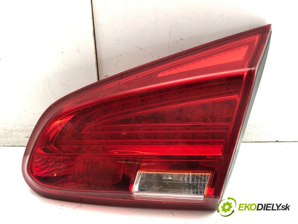 KIA CEED liftback 2014 150 kW 1.6 GT 1591 světlo pravý zadní část vnitřní 92404-A20