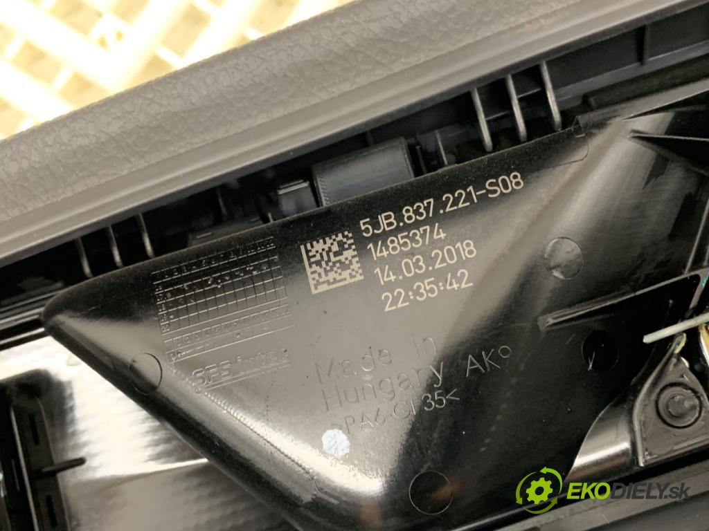 SKODA RAPID liftback 2018 81 kW 1.0 TSI 999 ča dveře levý přední část