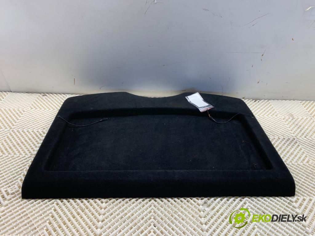 SKODA RAPID liftback 2014 77 kW 1.2 TSI 1197 pláto zadní část 5JJ867769