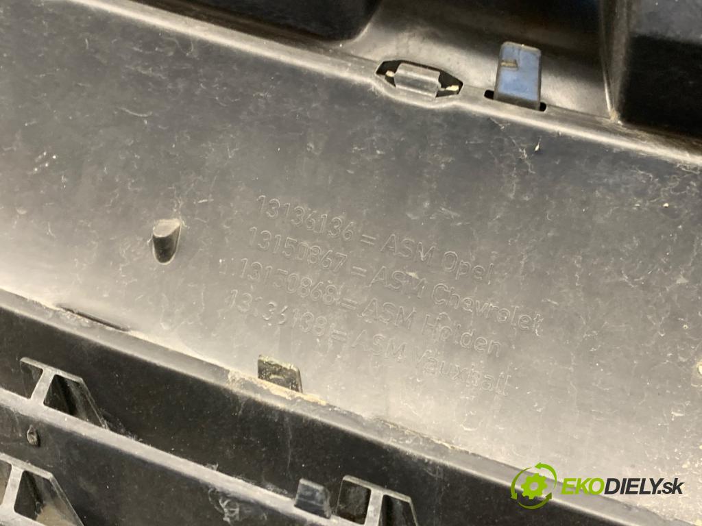 OPEL ZAFIRA B Nadwozie pełne/minivan 2006 110 kW 1.9 CDTI VAN (M75) 1910 Mriežka maska 13136136 (Mriežka predná (maska chladiča))