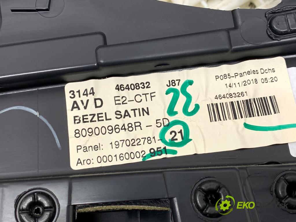 RENAULT CAPTUR I liftback 2018 66 kW 1.5 dCi 90 1461 čalúnenie Dvere pravy predný