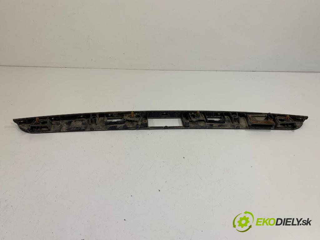 MERCEDES-BENZ S204 Kombi 2009 100 kW C 200 CDI (204.207) 2148 lišta dveří zadní část A2047400593