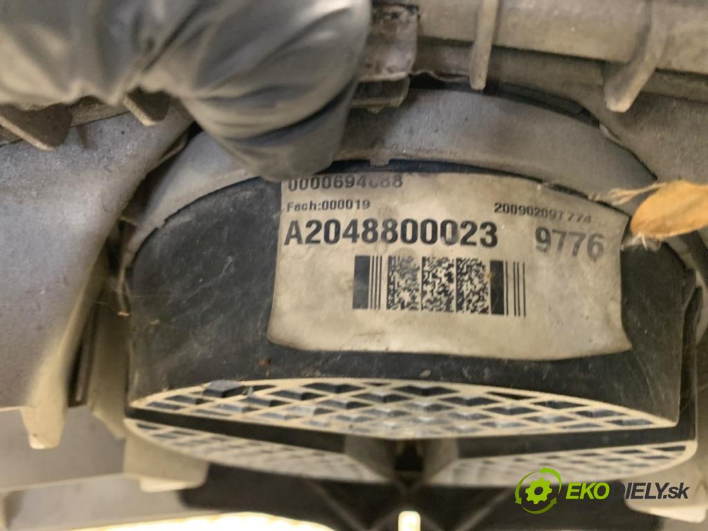 MERCEDES-BENZ S204 Kombi 2009 100 kW C 200 CDI (204.207) 2148 Mriežka maska A2048800023 (Mriežka predná (maska chladiča))
