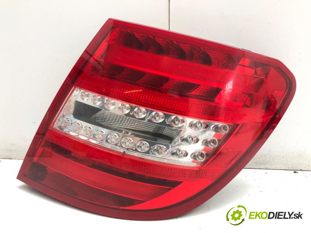 MERCEDES-BENZ S204 Kombi 2011 115 kW C 180 CGI (204.249) 1796 světlo pravý zadní část A2048204764