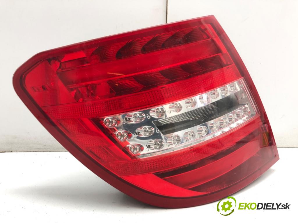 MERCEDES-BENZ S204 Kombi 2011 115 kW C 180 CGI (204.249) 1796 světlo levý zadní část A2048204664