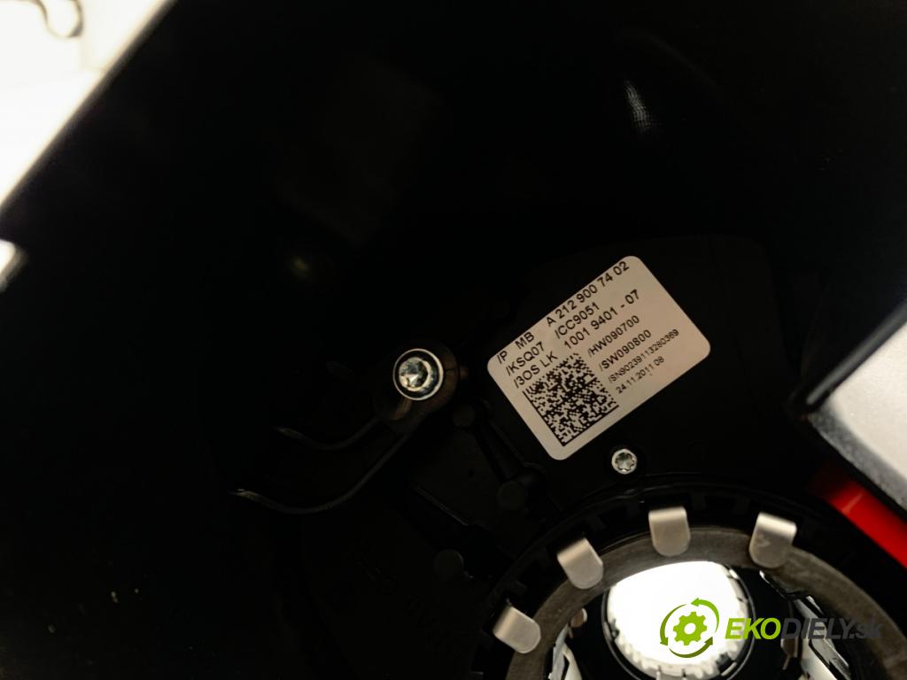 MERCEDES-BENZ S204 Kombi 2011 115 kW C 180 CGI (204.249) 1796 Prepínač kombinovaný A2129007402 (Prepínacie páčky pod volantom)