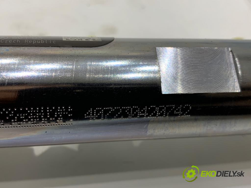 BMW F11 Kombi 2011 135 kW 520 d 1995 lišta vstřikovací 7800601 (Vstřikovací lišta)
