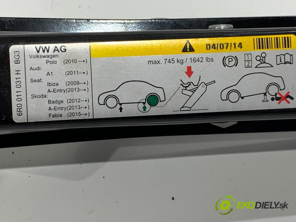SKODA RAPID liftback 2014 77 kW 1.2 TSI 1197 souprava náradí 5JA012115D